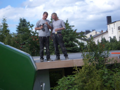 Dachdecker bei der Arbeit neues Bild