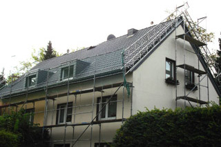 Mehrfamilienhaus mit Dachsteineindeckung